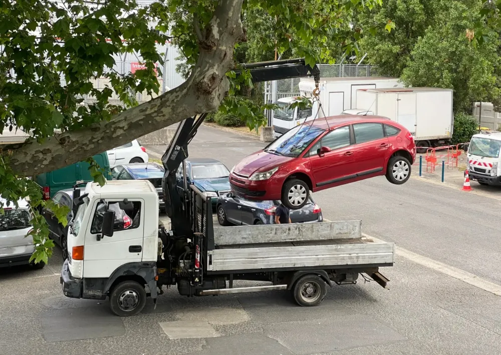 AUTO DEPANNAGE VITREEN